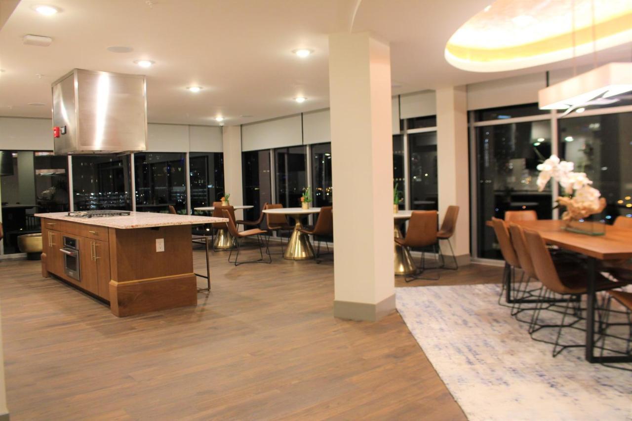 Luxe At The Gulch Appartement Nashville Buitenkant foto
